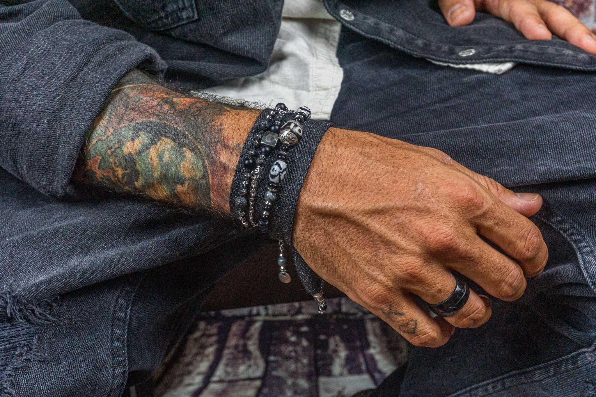 mens black bracelet set made of sstainless steel chain and onyx-labradorite-agate-gemstone beads- wander jewellery