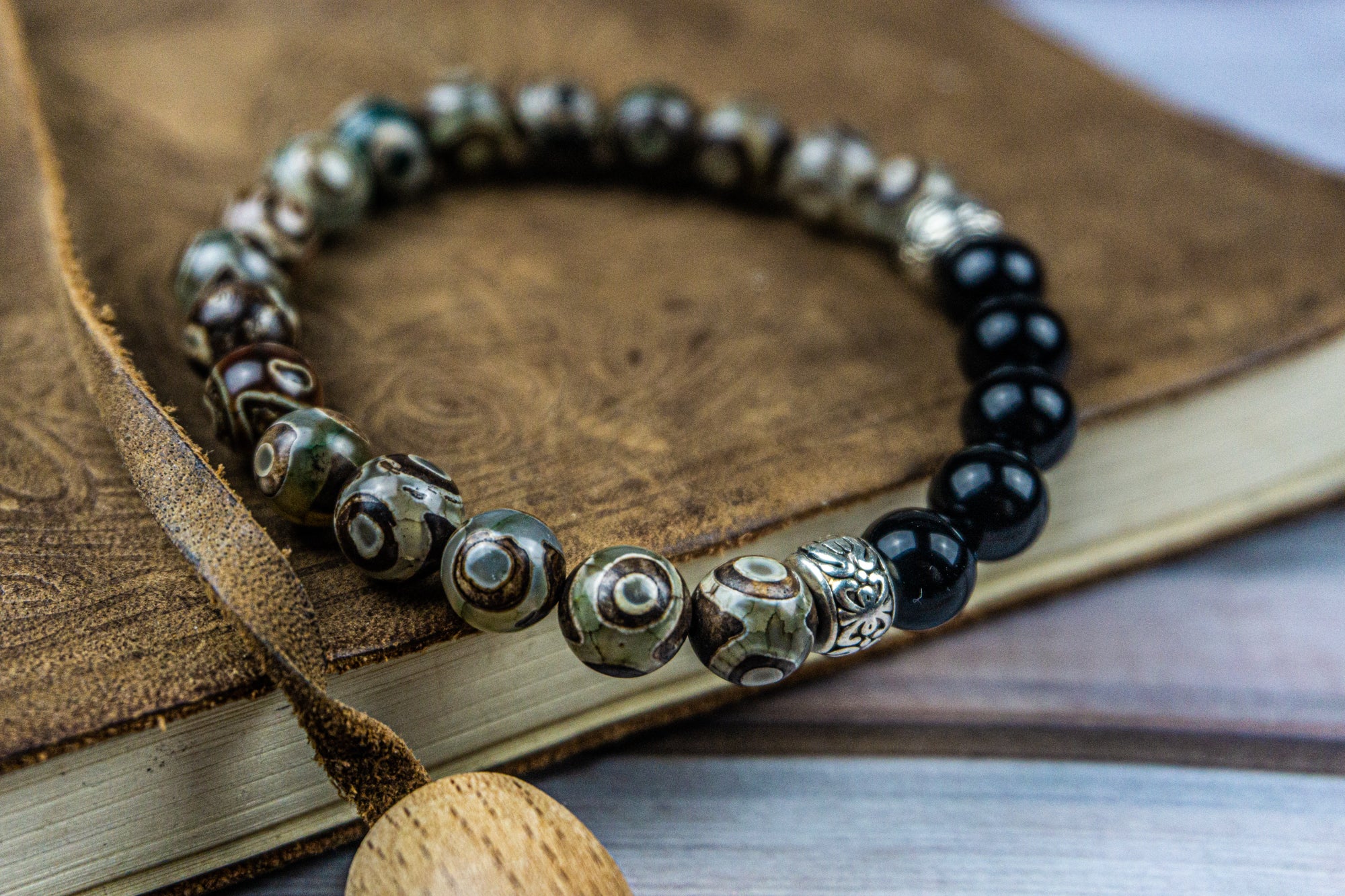 third eye agate and black onyx gemstone beaded stretchy bracelet- wander jewellery