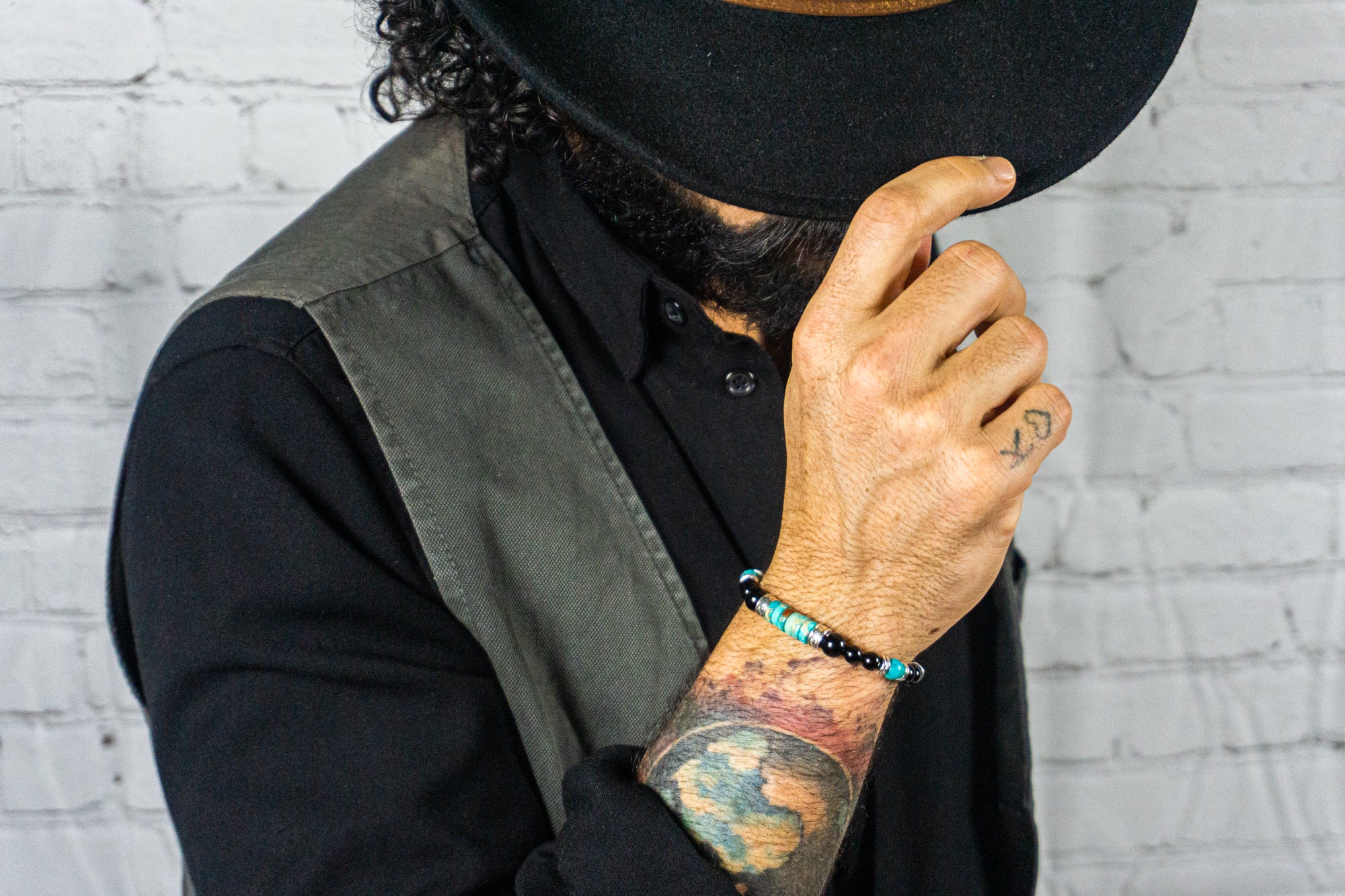mens black onyx and jasper turquoise stetchy beaded bracelet- wander jewellery