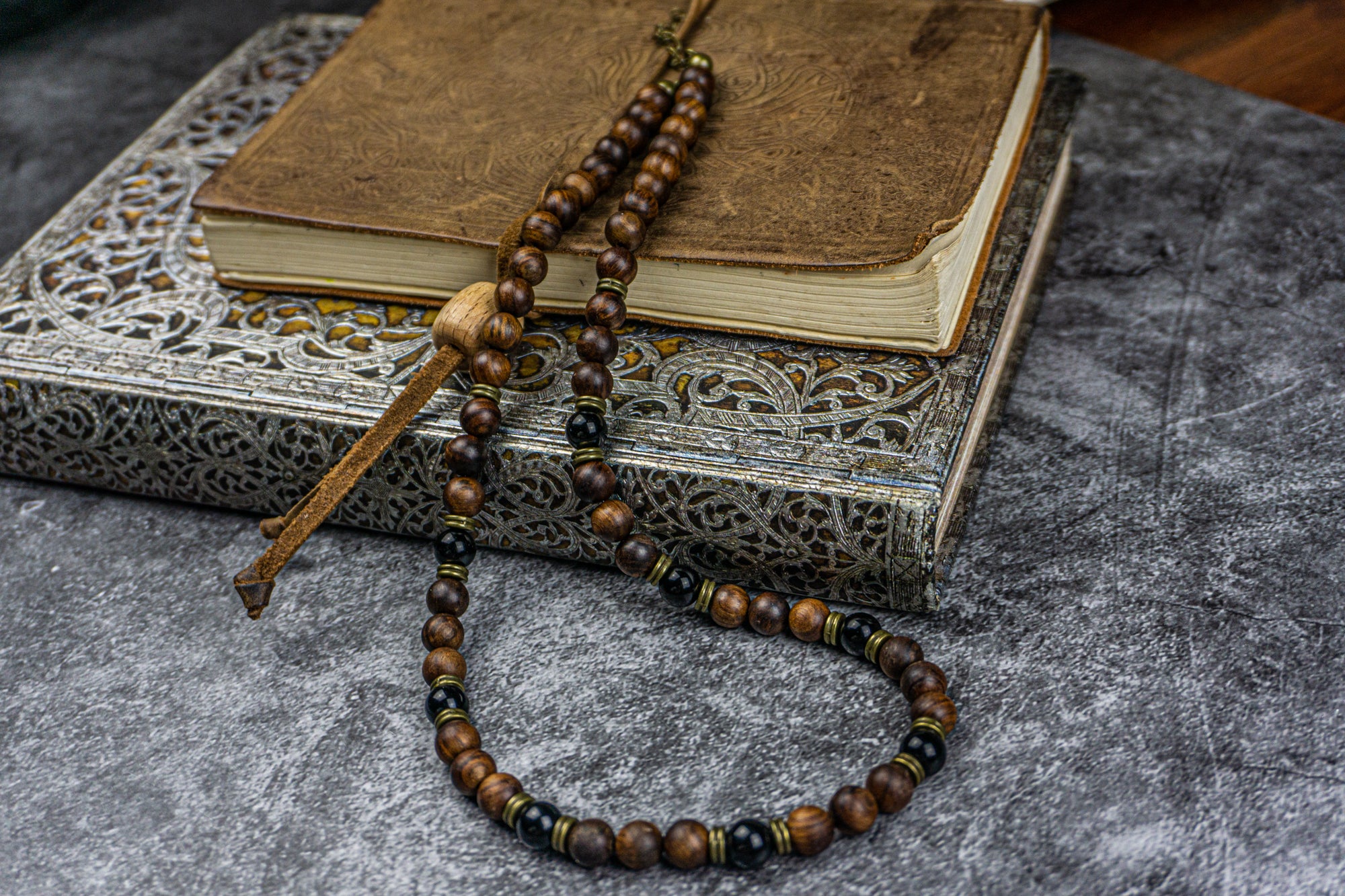 wooden and black onyx beaded short necklace- wander jewellery