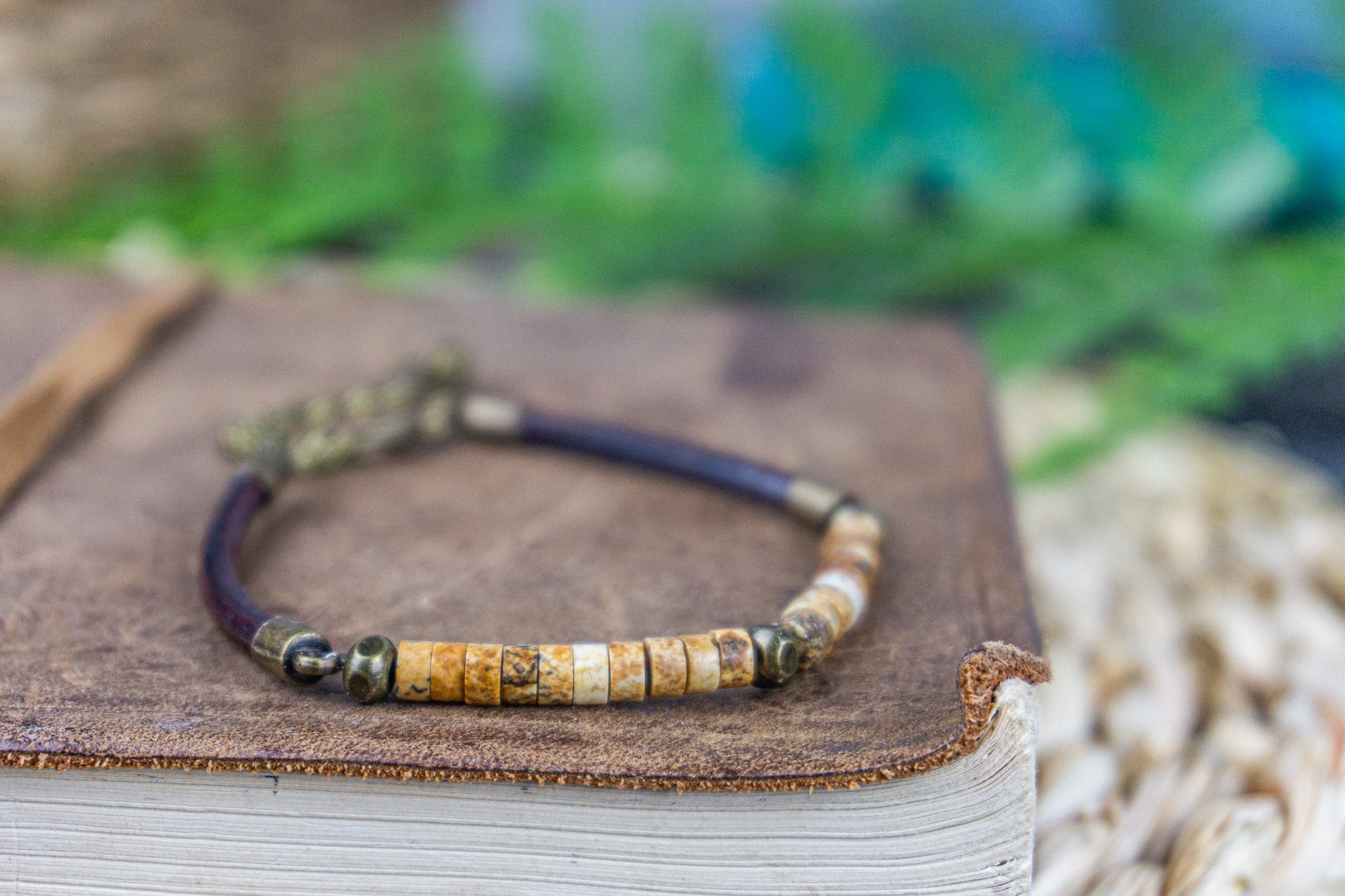Adjustable mens beaded bracelet with earthy colors