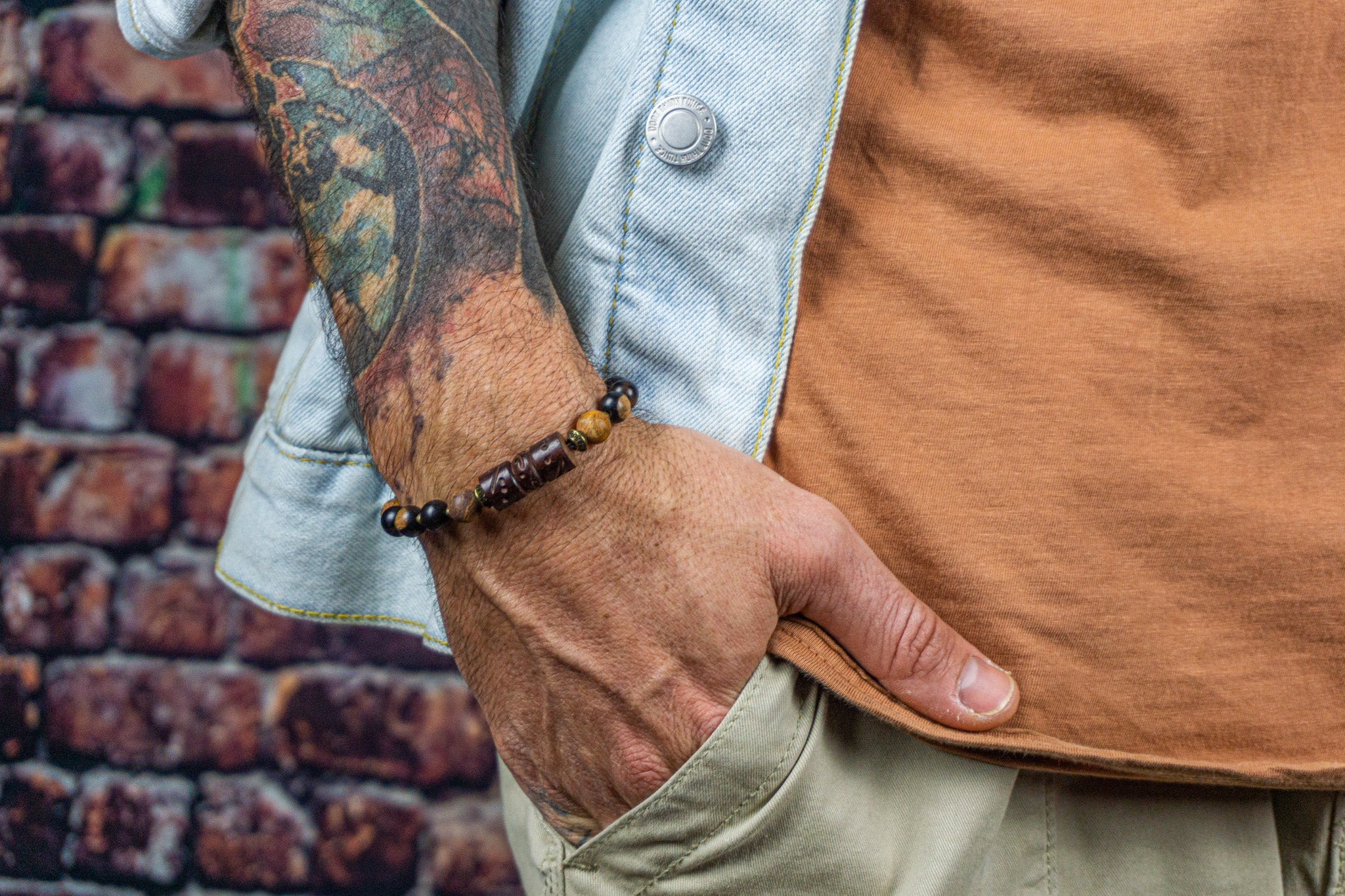 Men's wooden bracelet for everyday use.