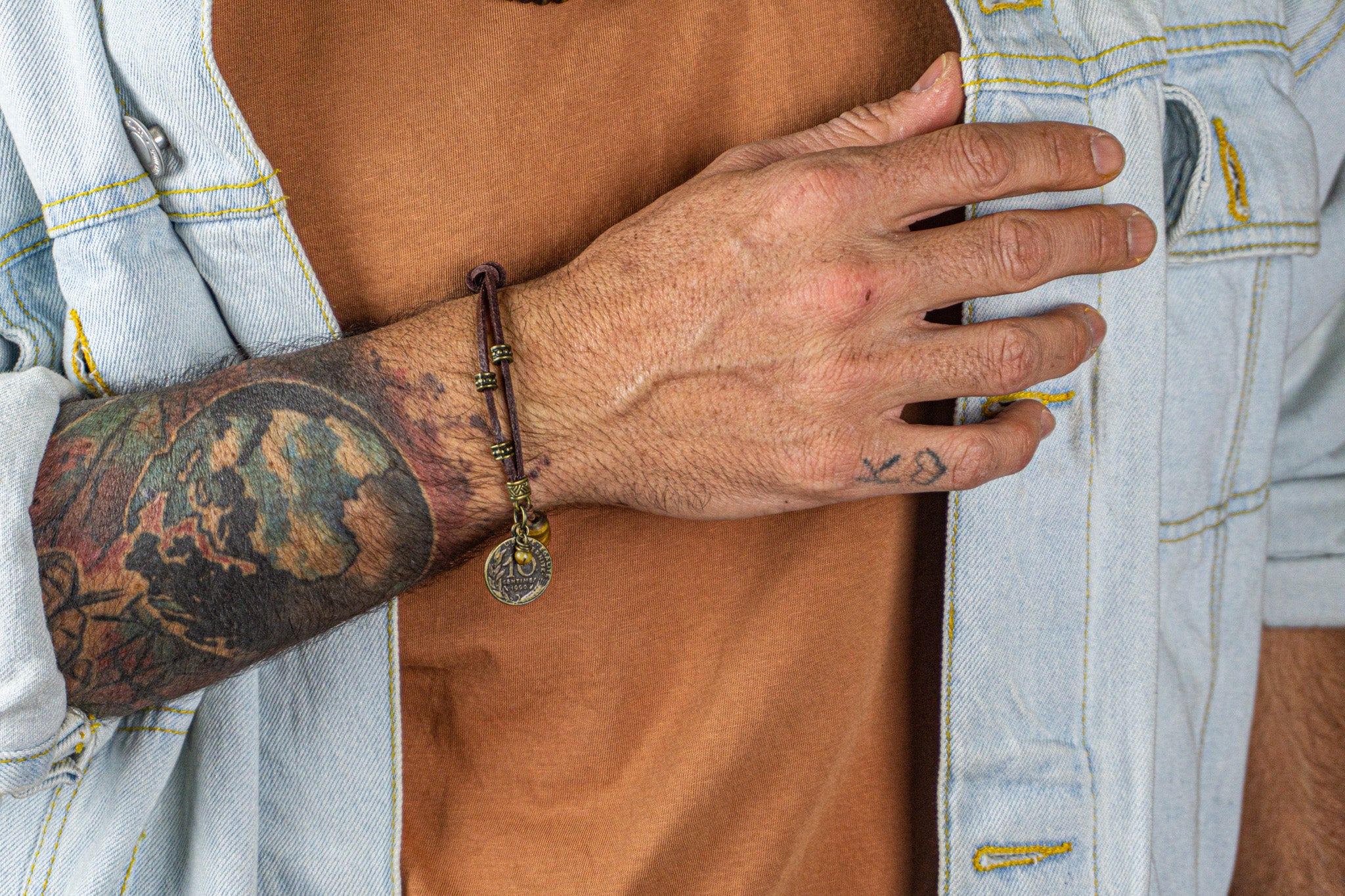 mens leather and tiger's eye beaded charm bracelet