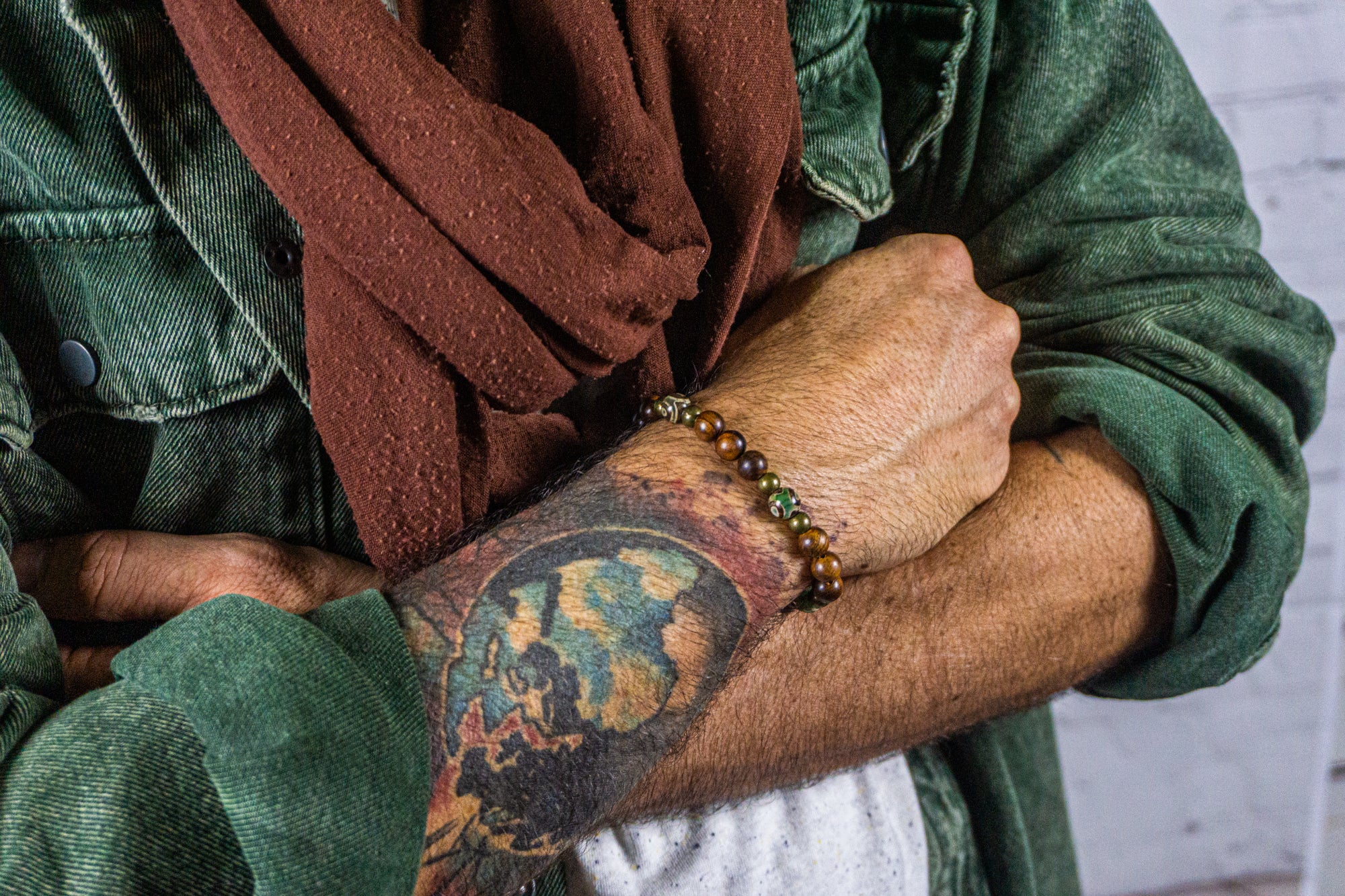 single wood and third eye agate bracelet