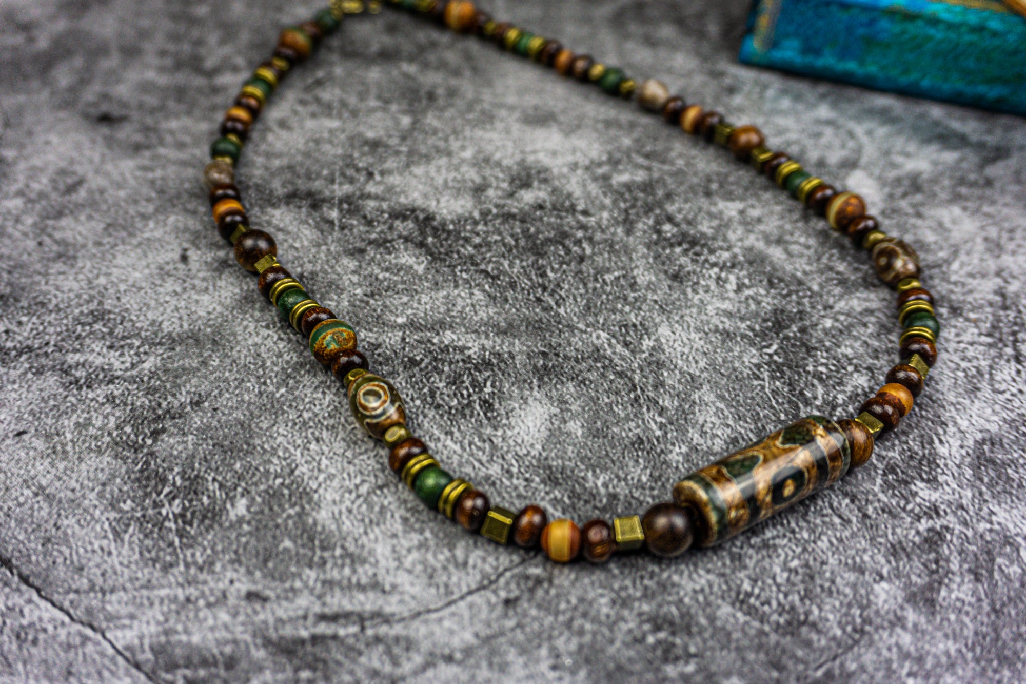 third eye agate and green wooden bead short necklace- wander jewellery