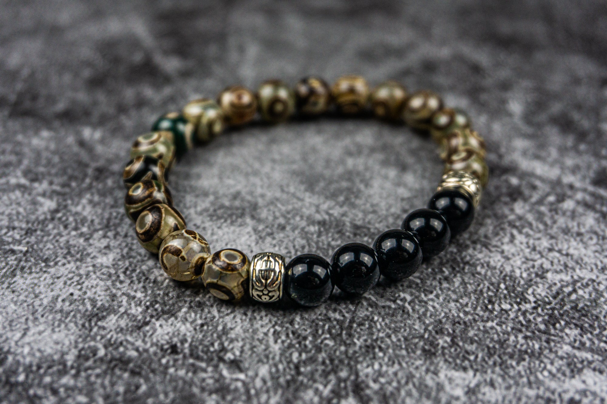 green agate and black onyx gemstone beaded stretchy bracelet- wander jewellery