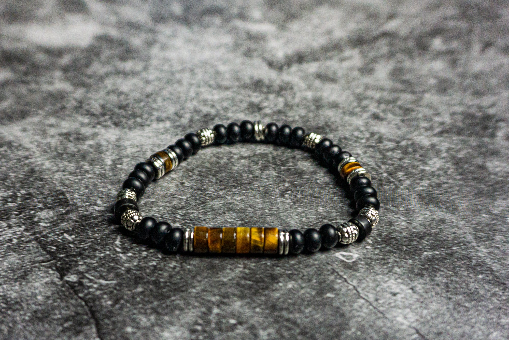 black onyx and tiger eye beaded bracelet- wander jewellery