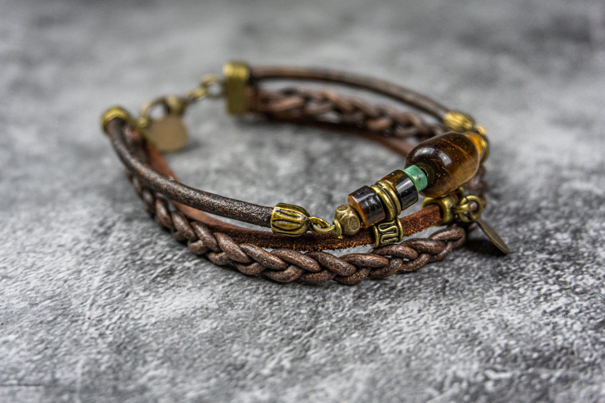 bracelet set made of leather and tiger eye gemstone - wander jewellery