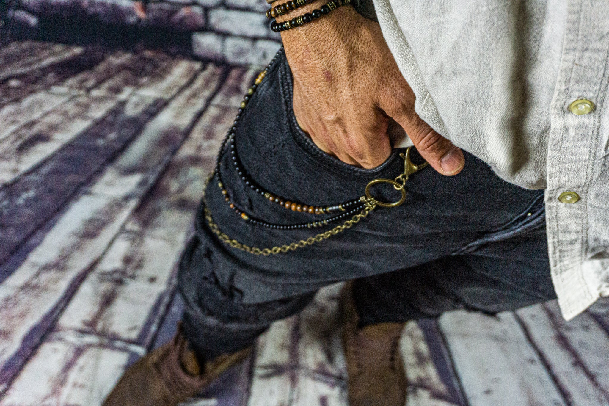 jeans wallet key chain multistrand made of onyx and tiger eye beads and a bronze chain